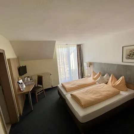 Am Rosenbad 3*