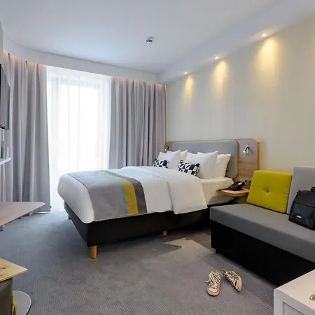 Express - By Ihg 3*
