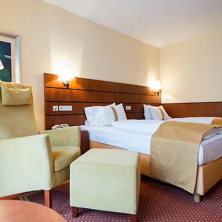 Hotel Mitte 4*
