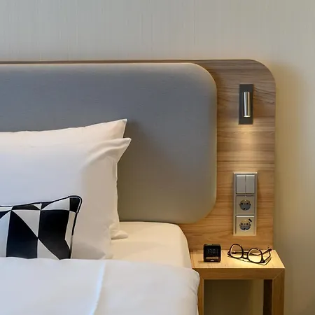 Express - By Ihg 3*