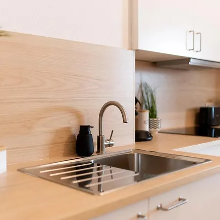Peter - 90qm, 3 Schlafzimmer, Kueche, Wohnzimmer, Balkon, Netflix Apartamento