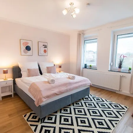 Apartamento Peter - 90qm, 3 Schlafzimmer, Kueche, Wohnzimmer, Balkon, Netflix Fulda