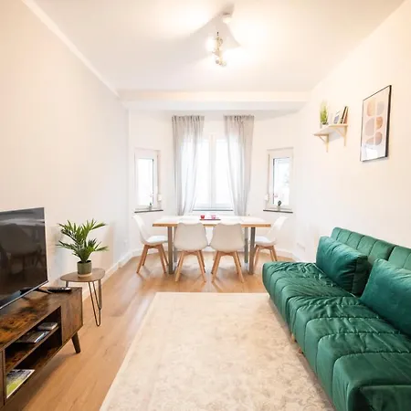 Apartamento Peter - 90qm, 3 Schlafzimmer, Kueche, Wohnzimmer, Balkon, Netflix *