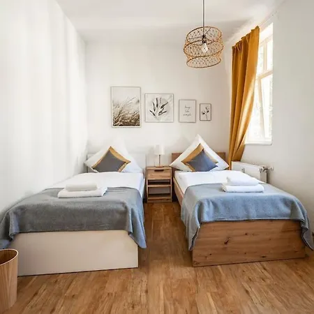 Apartment Nest - Hell Und Gemuetlich Im Herzen Fuldas *