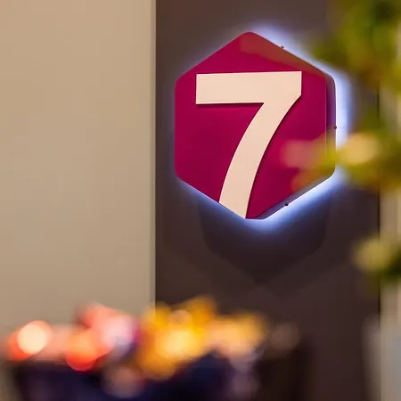 Hotel Point 7