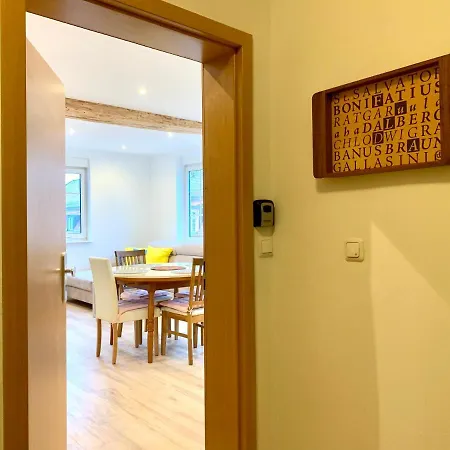 Apartment Heimat: Cozy Altstadt With Netflix & Wlan