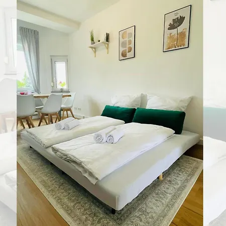 Peter - 90qm, 3 Schlafzimmer, Kueche, Wohnzimmer, Balkon, Netflix Apartamento