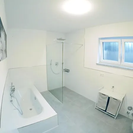 Apartment 3-zimmer 84qm Mit Separatem Eingang