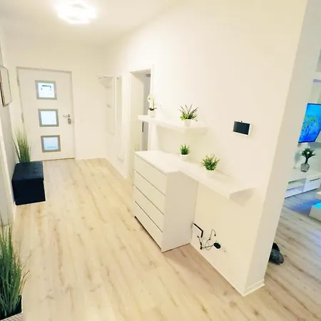 3-zimmer 84qm Mit Separatem Eingang Apartment *