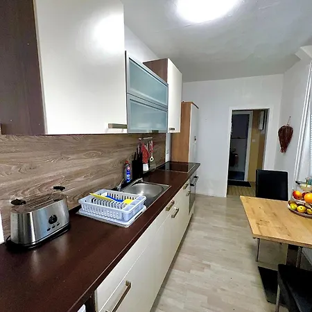 Luckenberg Apartment *