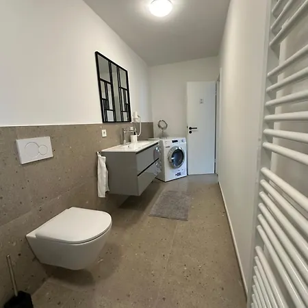 Living 77 Apartment