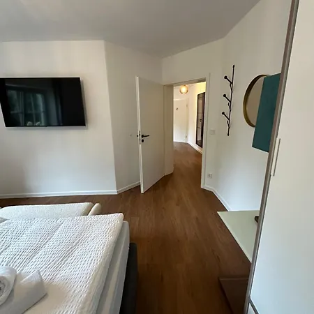 Living 77 Apartment