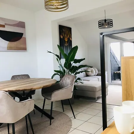 Apartment Dom 007 *