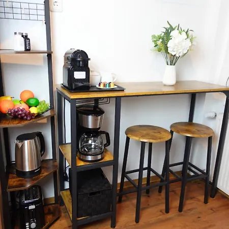 Living La Christal Mit Workspace & Games