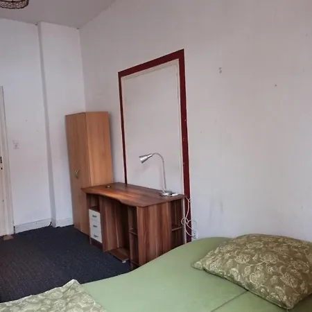 Private In A Shared Apartment, Free Parking *