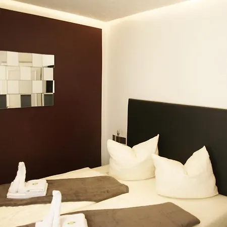 Am Schloss Hotel 3*