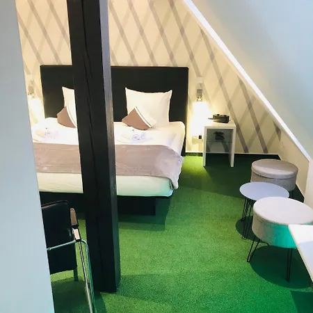 Am Schloss Hotel 3*